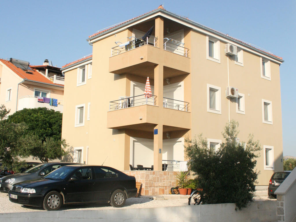 Apartments Kristina Milna  Exterior photo