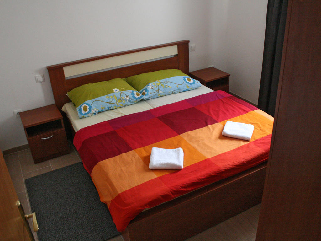 Apartments Kristina Milna  Room photo