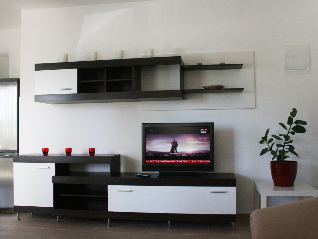 Apartments Kristina Milna  Room photo